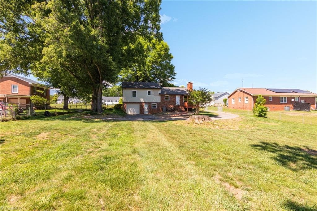 Stick/Site Built at 1132 Glennview Drive, Kernersville NC 27284, photo 4 of 33