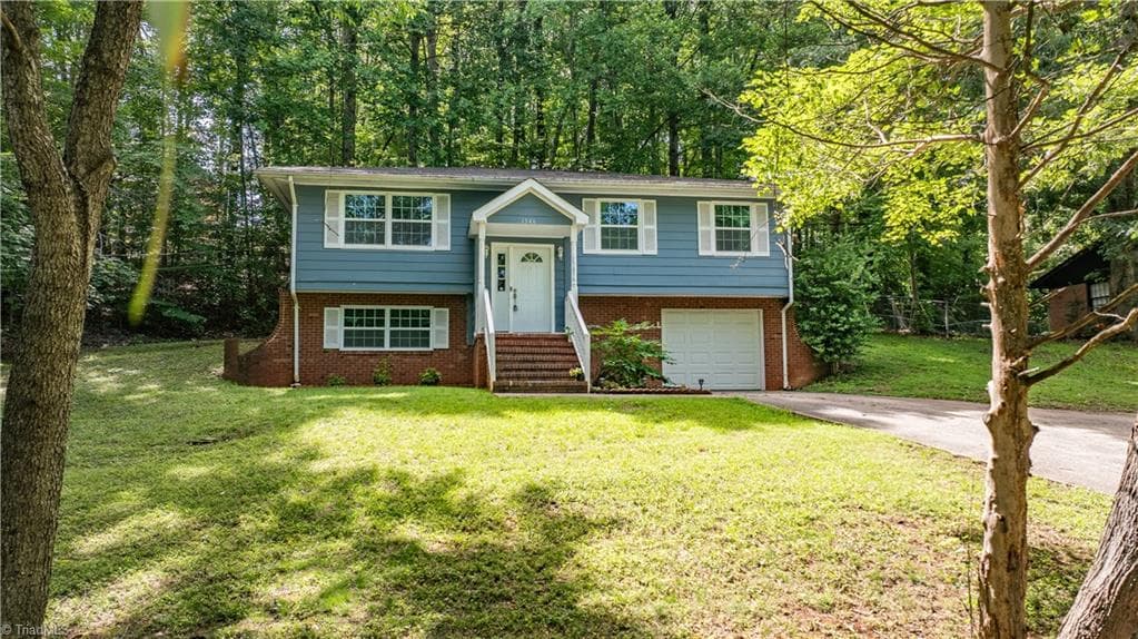 Stick/Site Built at 1346 Harvest Circle, Asheboro NC 27203, photo 3 of 36