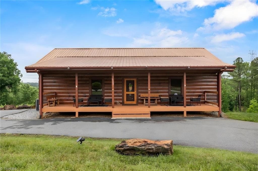Stick/Site Built at 1732 Waters Edge Drive, Granite Falls NC 28630, Granite Falls, photo 2 of 41