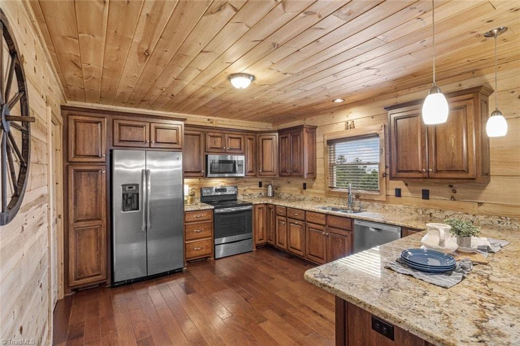1732 Waters Edge Drive, Granite Falls NC 28630