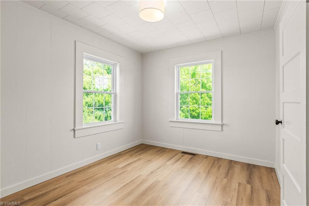 Main Floor Bedroom - 159 Decatur Avenue, Elkin NC 28621, Elkin