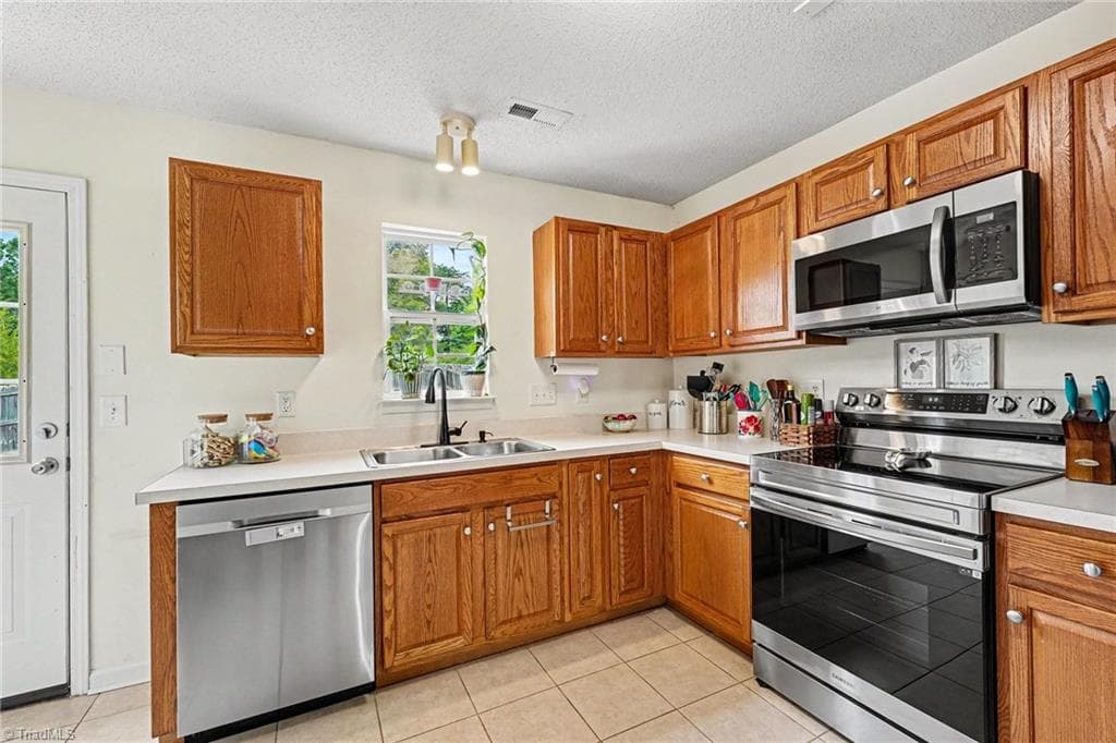 Stick/Site Built at 3513 Sunset Hollow Court, High Point NC 27265, photo 15 of 28