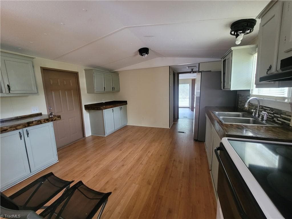 Manufactured Home at 157 College Village Drive, Eden NC 27288, photo 9 of 29