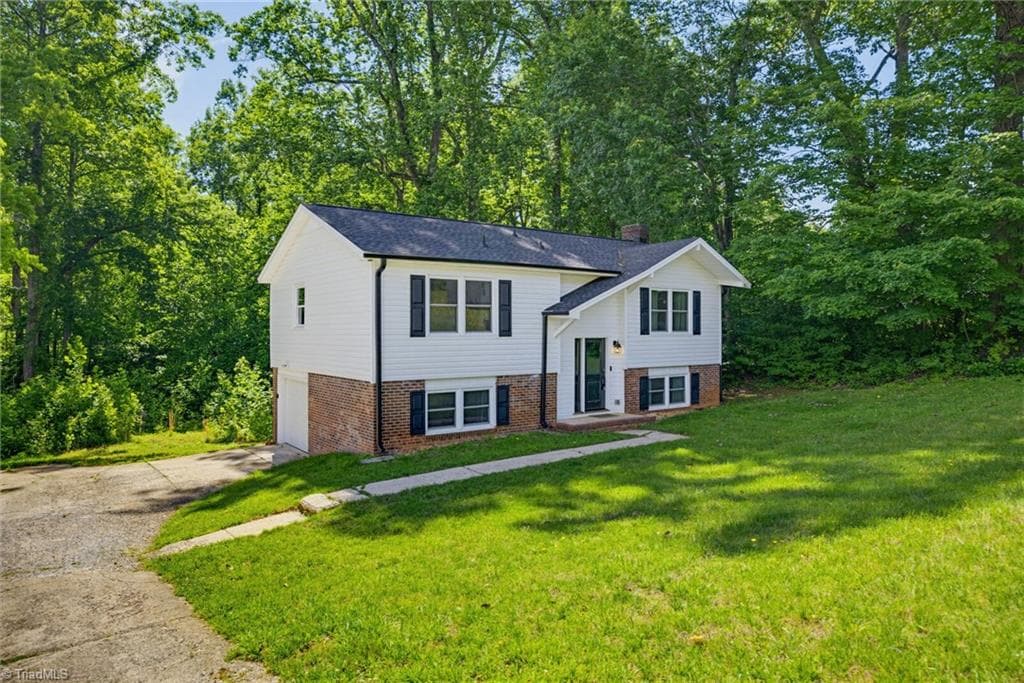 Stick/Site Built at 821 Prince Edward Road, Kernersville NC 27284, photo 3 of 30