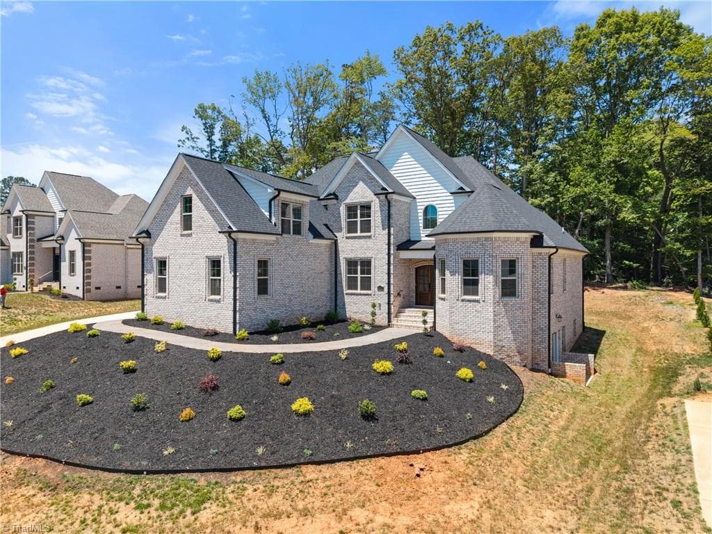5477 Meadowlark Court, Winston-Salem NC 27106
