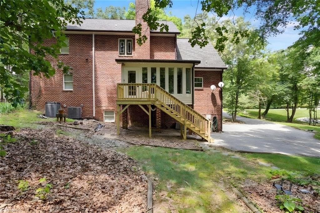 Stick/Site Built at 114 Willoughby Park Drive, High Point NC 27265, photo 4 of 50