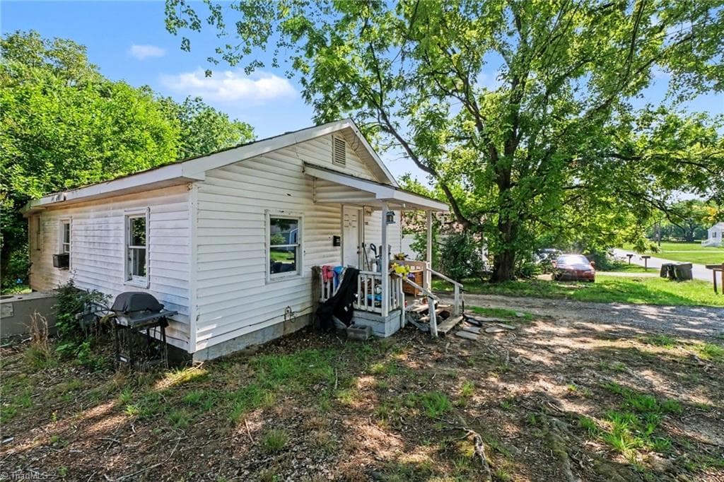 Stick/Site Built at 355 Foster Street, Burlington NC 27217, Burlington, photo 3 of 9
