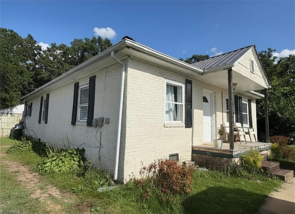 303 Aycock Street, Thomasville NC 27360