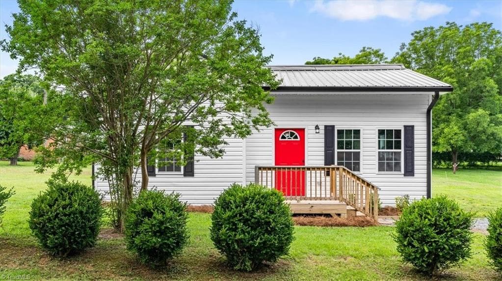 Stick/Site Built at 354 Anderson Street, Denton NC 27239, Denton, photo 2 of 31