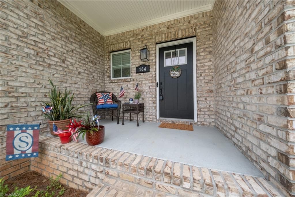 Stick/Site Built at 164 Pipers Ridge East, Winston-Salem NC 27127, photo 3 of 50