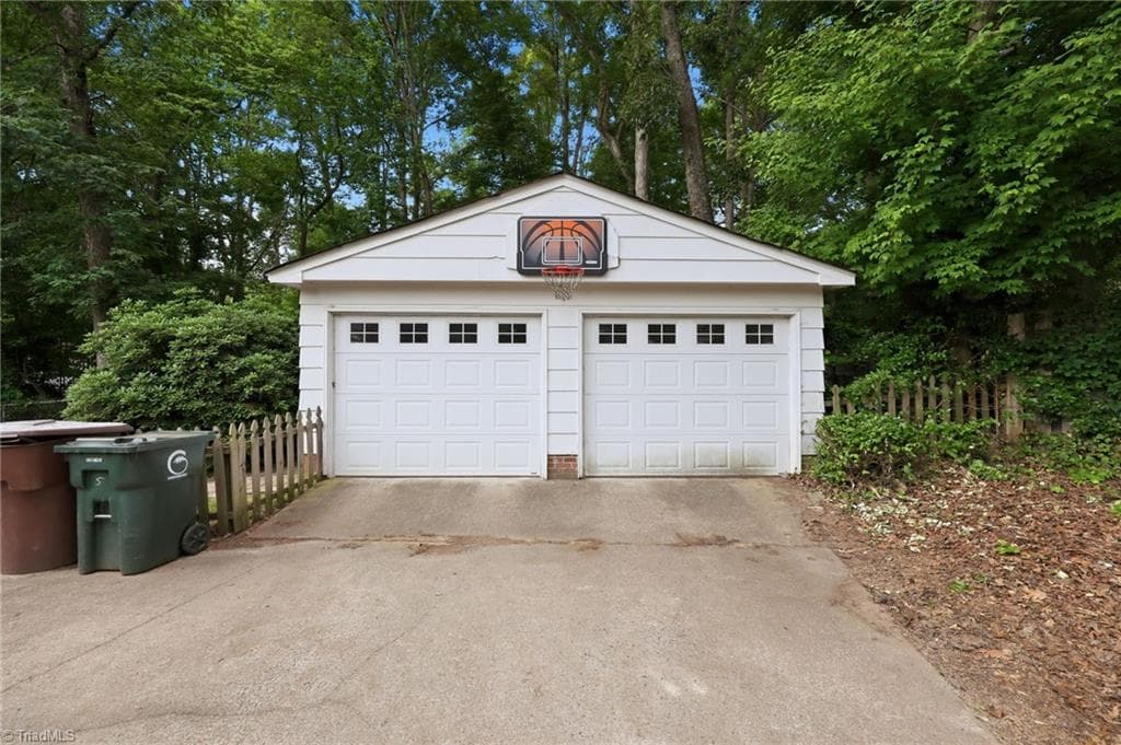 Stick/Site Built at 5 Leawood Court, Greensboro NC 27410, photo 33 of 37