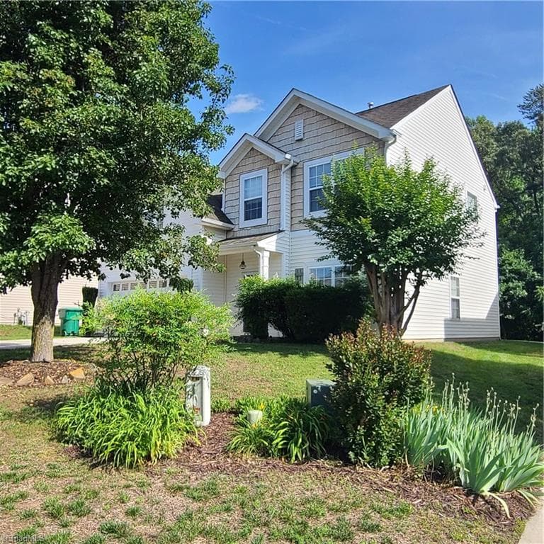 Stick/Site Built at 895 Jennifer Lane, High Point NC 27265, photo 2 of 21