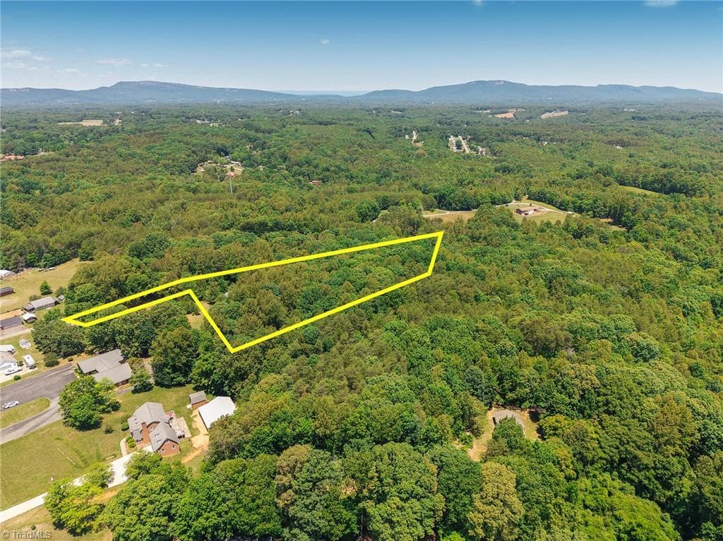 Single Family Residence at 102 Hawks Road, King NC 27021, photo 3 of 20