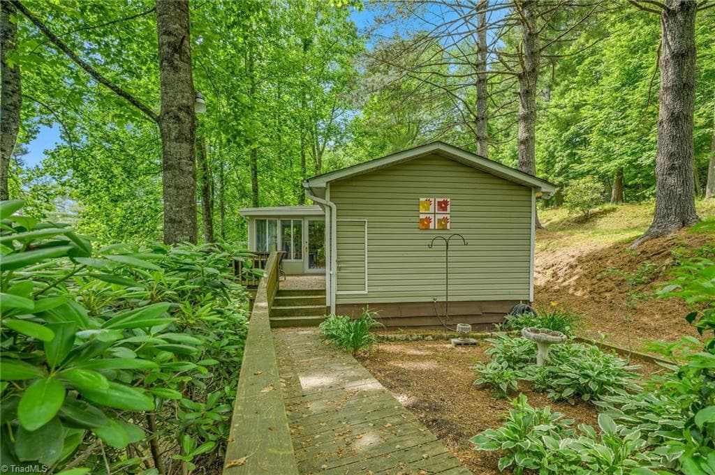 Manufactured Home at 351 Laurelwood Lane, Boone NC 28607, photo 5 of 35