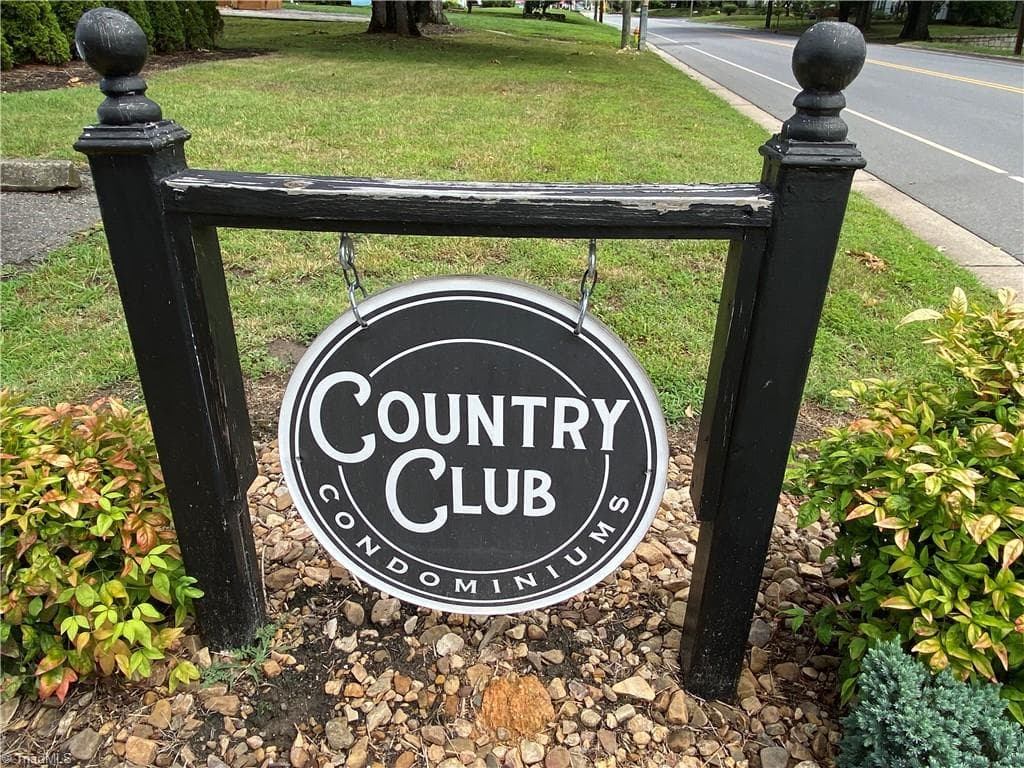 201 Quesinberry Road # E2, Mount Airy NC 27030