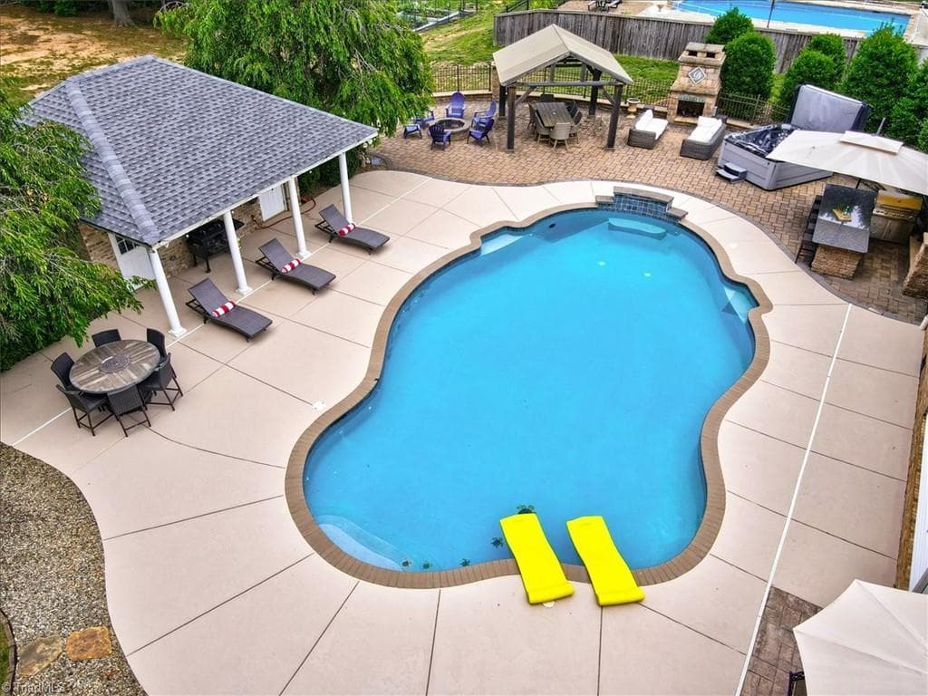 6087 Grinsted Court, Greensboro NC 27455