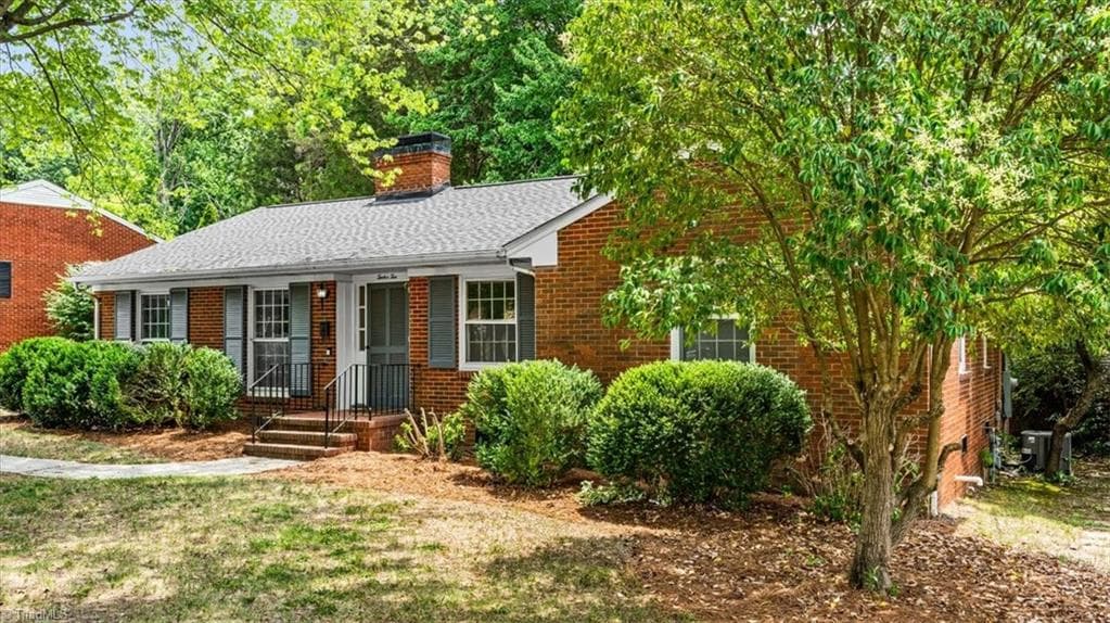 Stick/Site Built at 1210 Pembroke Road, Greensboro NC 27408, photo 3 of 37