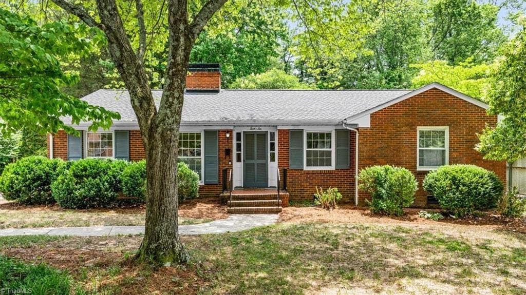 1210 Pembroke Road, Greensboro NC 27408