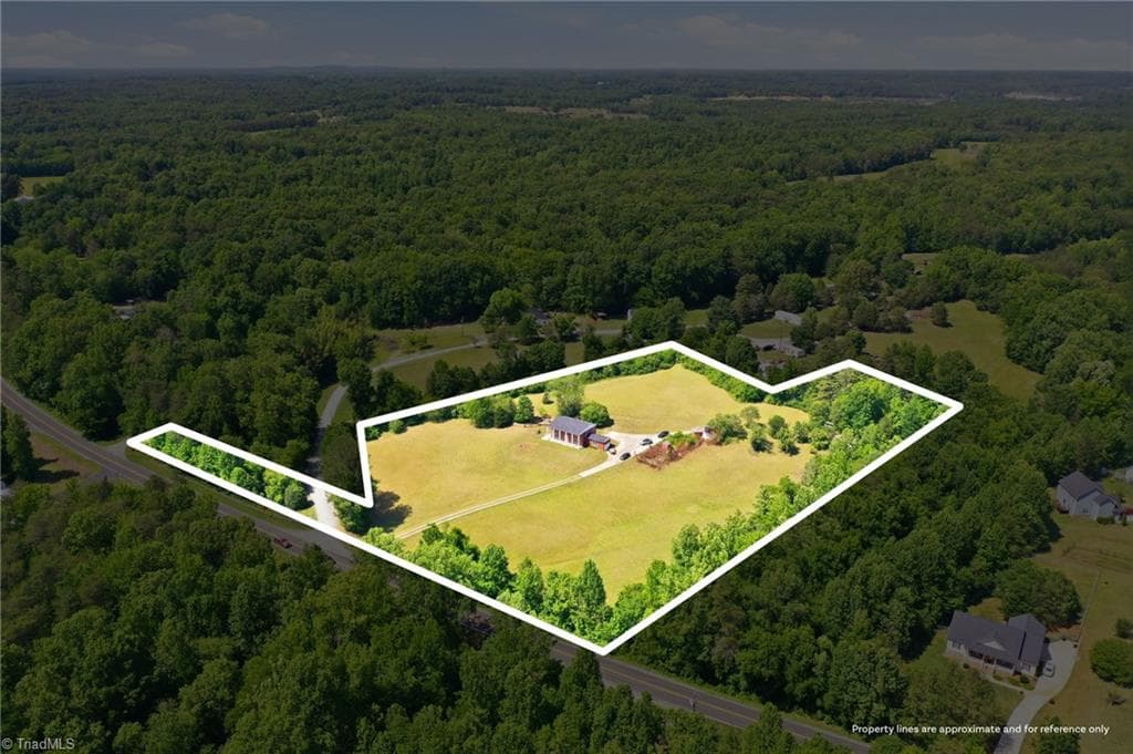Stick/Site Built at 2016 Haw River Hopedale Road, Burlington NC 27217, Burlington, photo 11 of 68