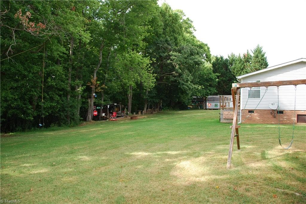 Manufactured Home at 1090 Chestnut Grove Road, King NC 27021, photo 33 of 35