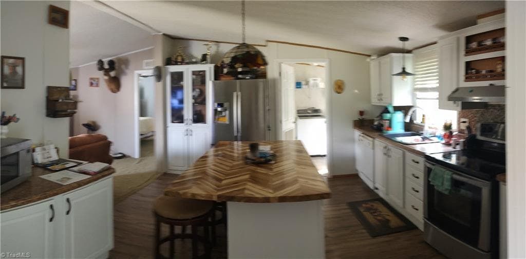 Manufactured Home at 1090 Chestnut Grove Road, King NC 27021, photo 18 of 35