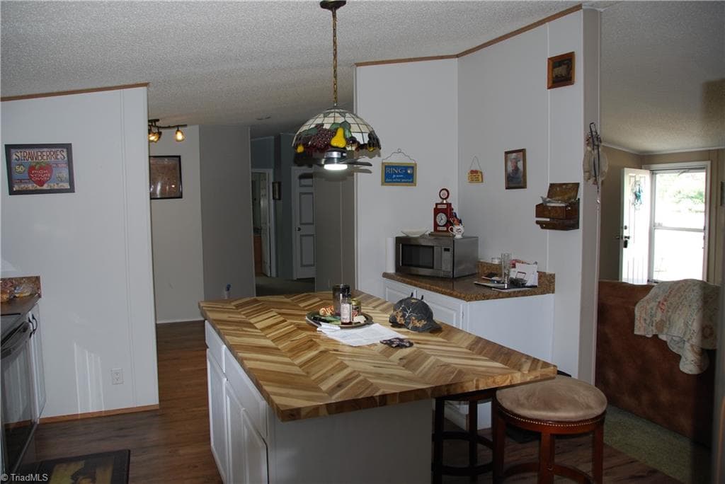 Manufactured Home at 1090 Chestnut Grove Road, King NC 27021, photo 19 of 35