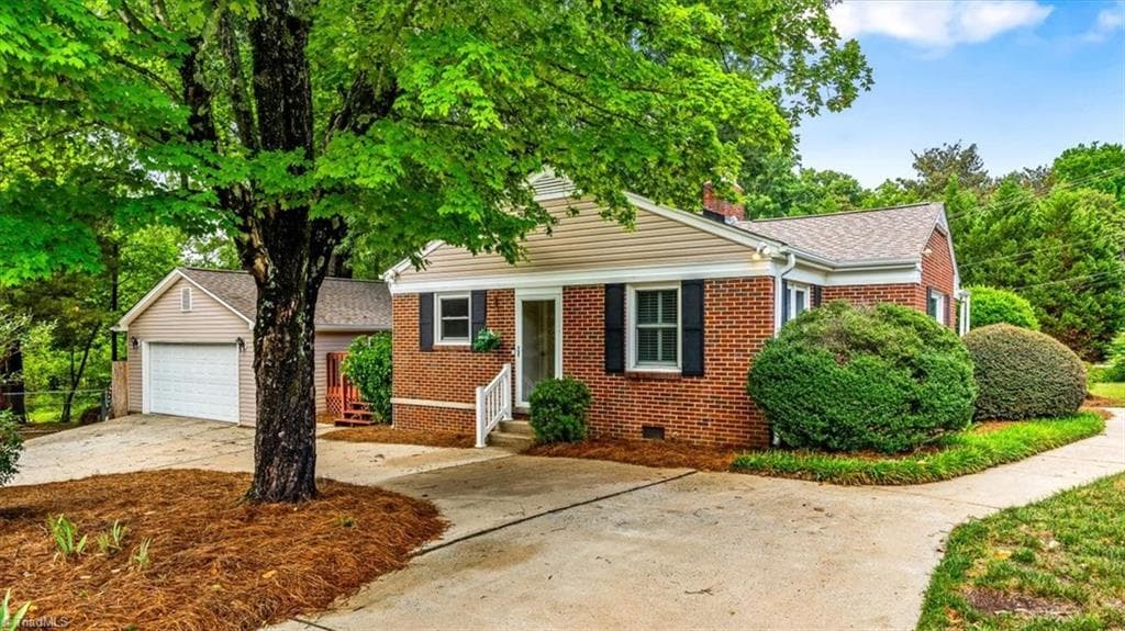 Stick/Site Built at 618 W Cornwallis Drive, Greensboro NC 27408, photo 2 of 41