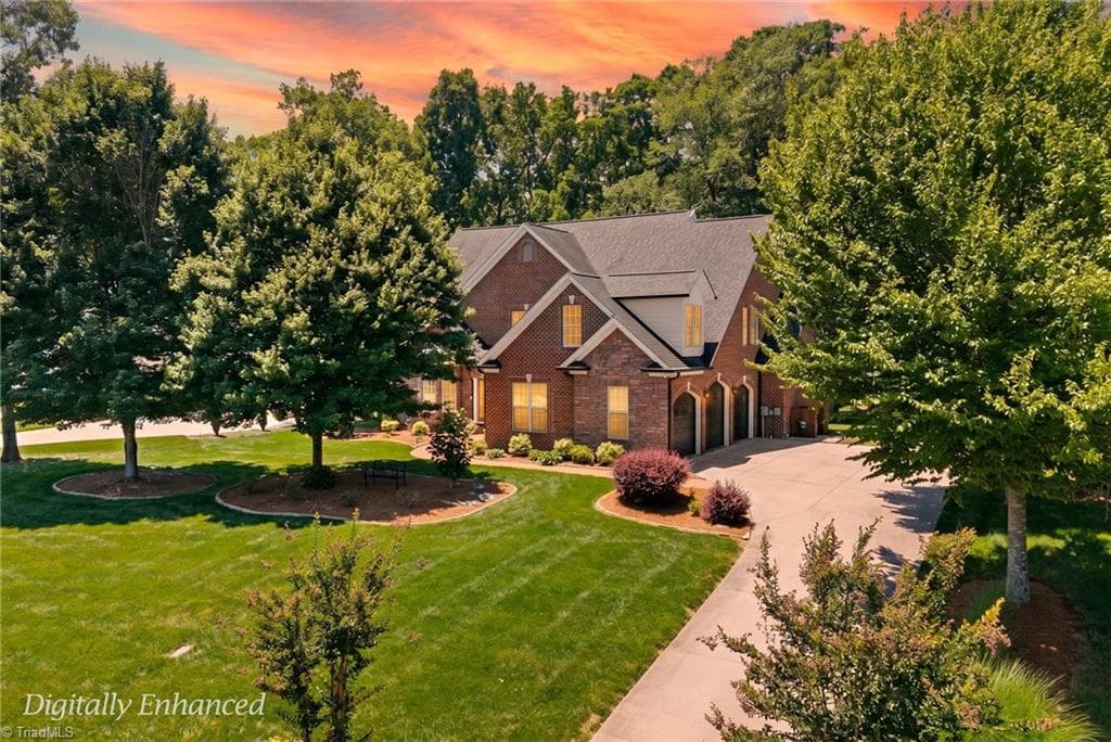 Stick/Site Built at 225 Heatherwood Drive, Winston-Salem NC 27107, Winston-Salem, photo 3 of 47