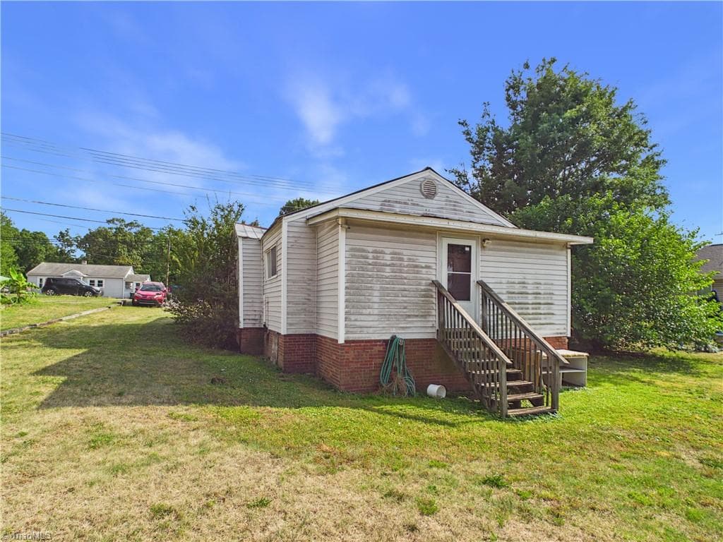 Stick/Site Built at 1004 Unity Street, Thomasville NC 27360, Thomasville, photo 2 of 16