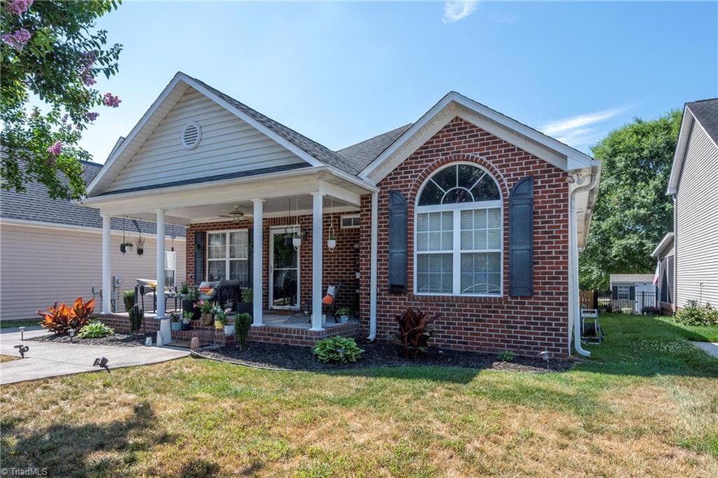 6648 Springfield Village Lane, Clemmons NC 27012