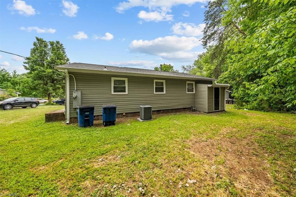 Stick/Site Built at 3855 Queen Ann Circle, Winston-Salem NC 27106, Winston-Salem, photo 18 of 19