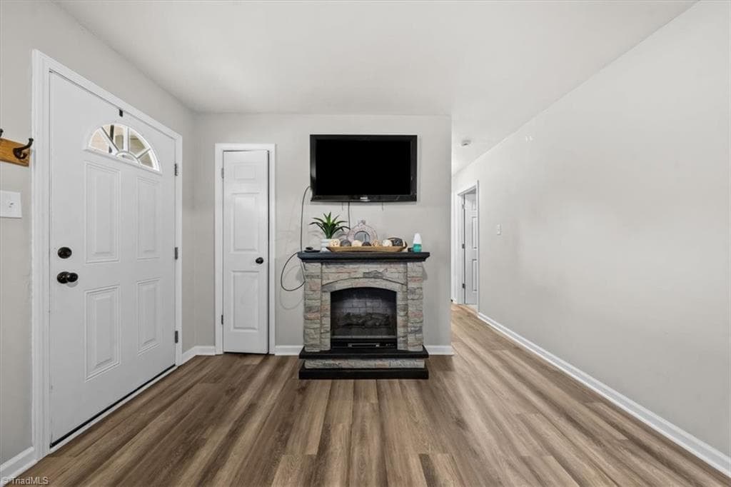 Stick/Site Built at 3855 Queen Ann Circle, Winston-Salem NC 27106, Winston-Salem, photo 4 of 19