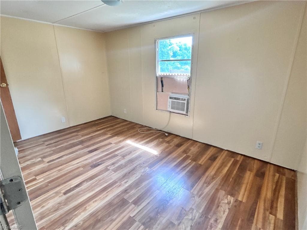 Manufactured Home at 1270 Little Point Road, Randleman NC 27317, photo 7 of 8
