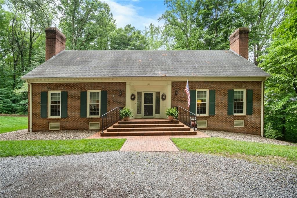 Stick/Site Built at 175 Huntington Trail, Lexington NC 27295, photo 2 of 49