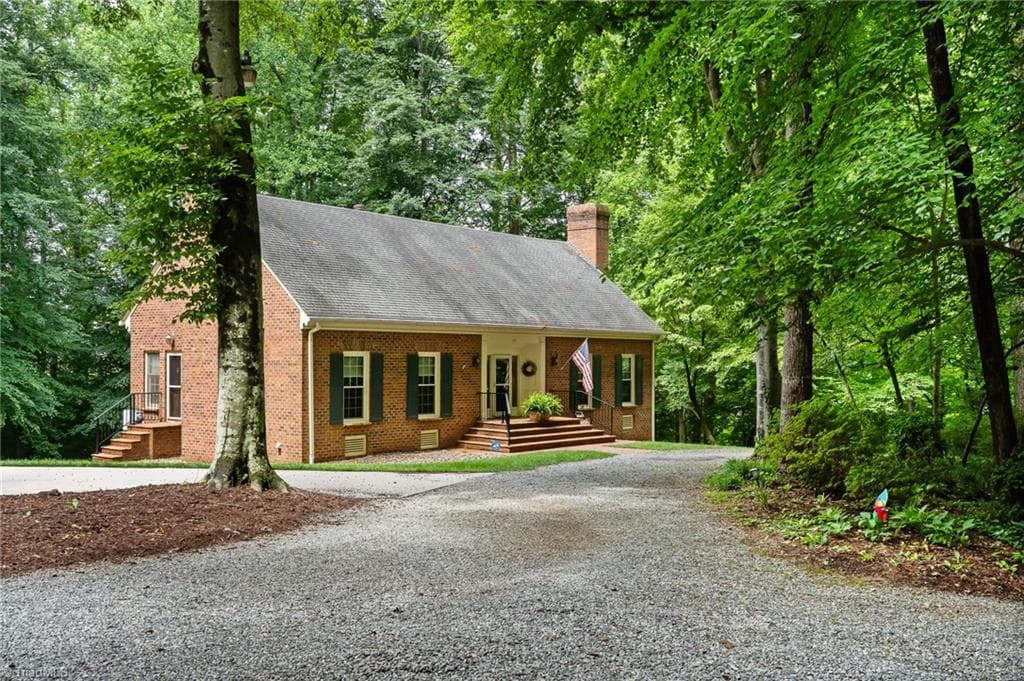 Stick/Site Built at 175 Huntington Trail, Lexington NC 27295, photo 3 of 49