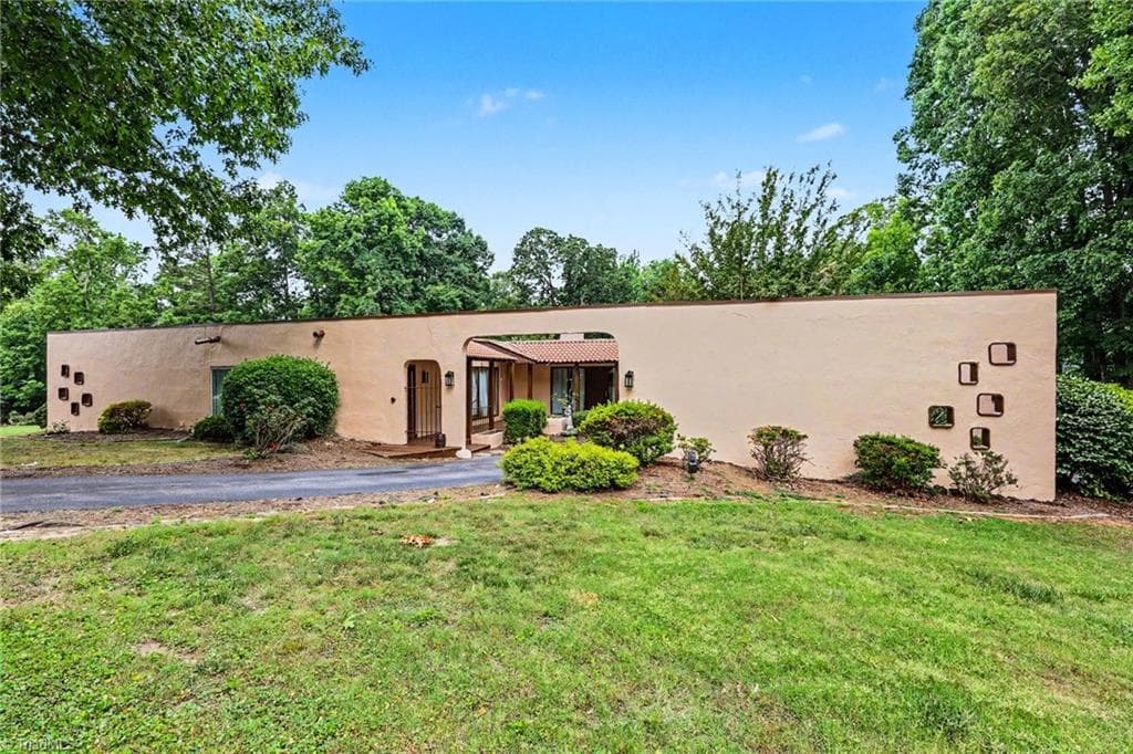 Stick/Site Built at 5427 Tallwood Estates Drive, Thomasville NC 27360, Thomasville, photo 2 of 37