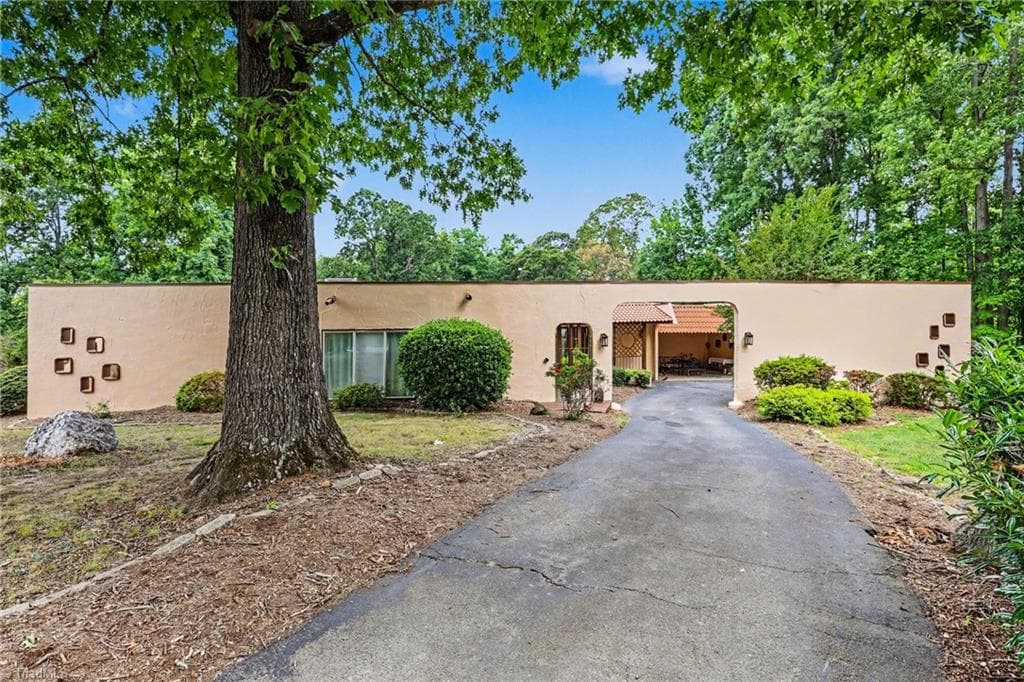 Stick/Site Built at 5427 Tallwood Estates Drive, Thomasville NC 27360, Thomasville, photo 3 of 37