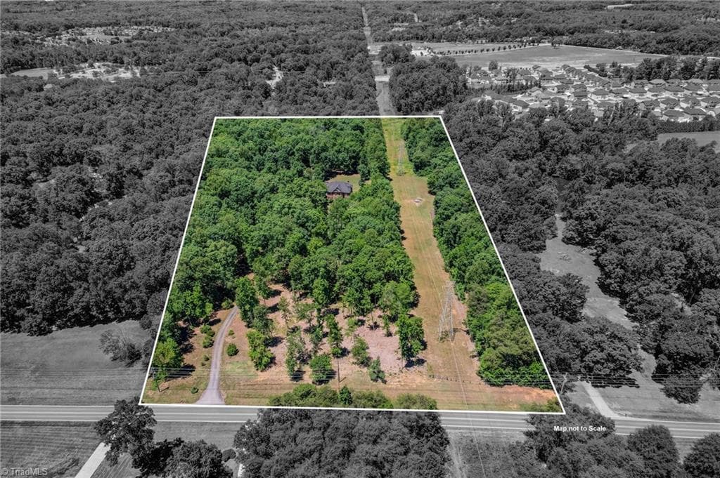 Stick/Site Built at 4501 Kendale Road, High Point NC 27265, High Point, photo 5 of 50