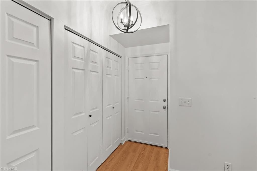 Stick/Site Built at 310 Meadows Circle, Winston-Salem NC 27104, Winston-Salem, photo 3 of 31