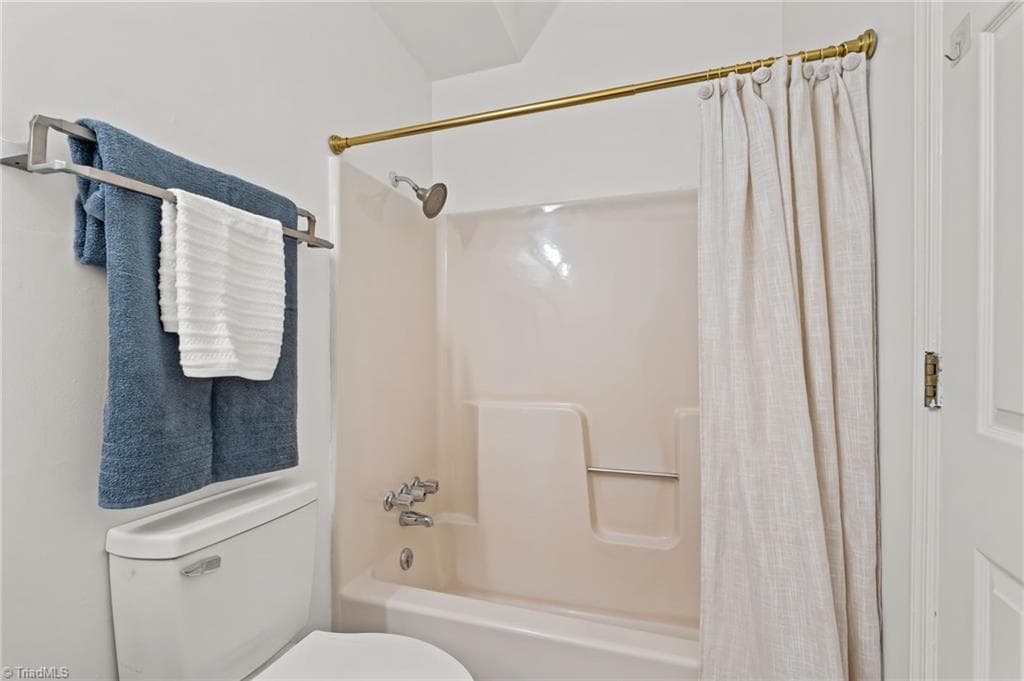 Stick/Site Built at 310 Meadows Circle, Winston-Salem NC 27104, Winston-Salem, photo 19 of 31