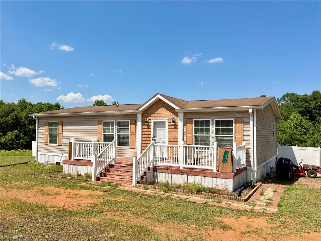 Manufactured Home at 1001 Byrds Curve Road, Elkin NC 28621, Elkin, photo 35 of 40