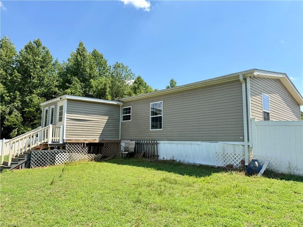 Manufactured Home at 1001 Byrds Curve Road, Elkin NC 28621, Elkin, photo 37 of 40