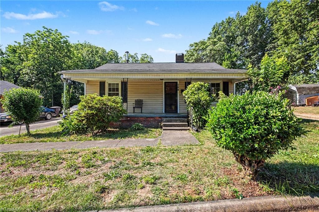 Stick/Site Built at 811 Cliffside Avenue, High Point NC 27260, High Point, photo 3 of 38