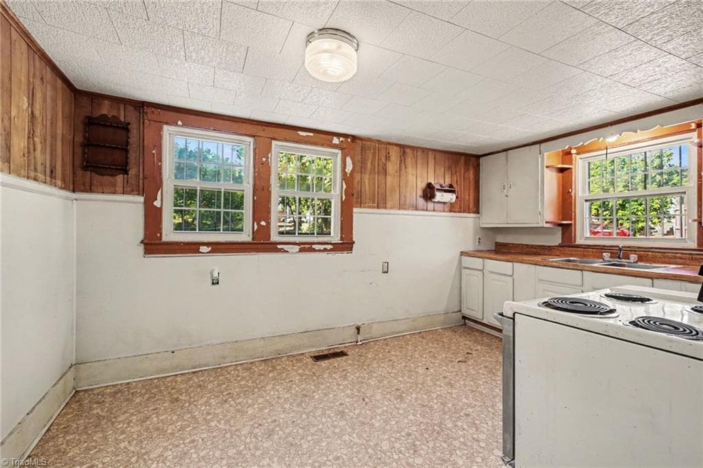 Kitchen - 811 Cliffside Avenue, High Point NC 27260, High Point