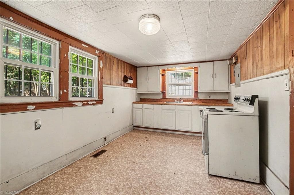 Kitchen - 811 Cliffside Avenue, High Point NC 27260, High Point