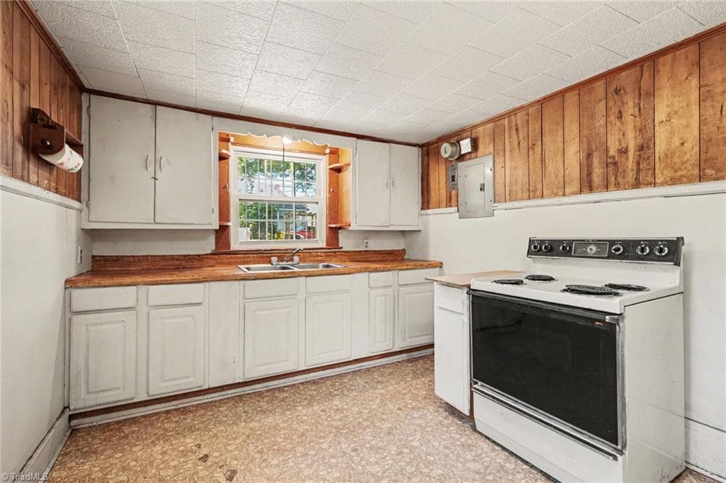 Stick/Site Built at 811 Cliffside Avenue, High Point NC 27260, High Point, photo 21 of 38