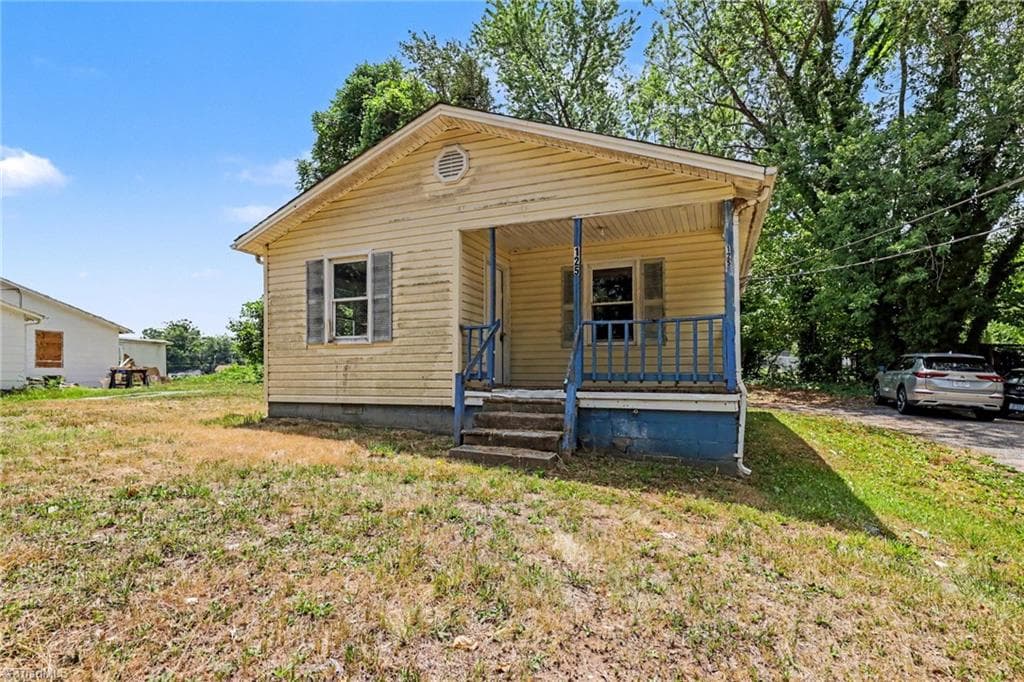 Stick/Site Built at 125 Scott Street, Reidsville NC 27320, photo 2 of 32