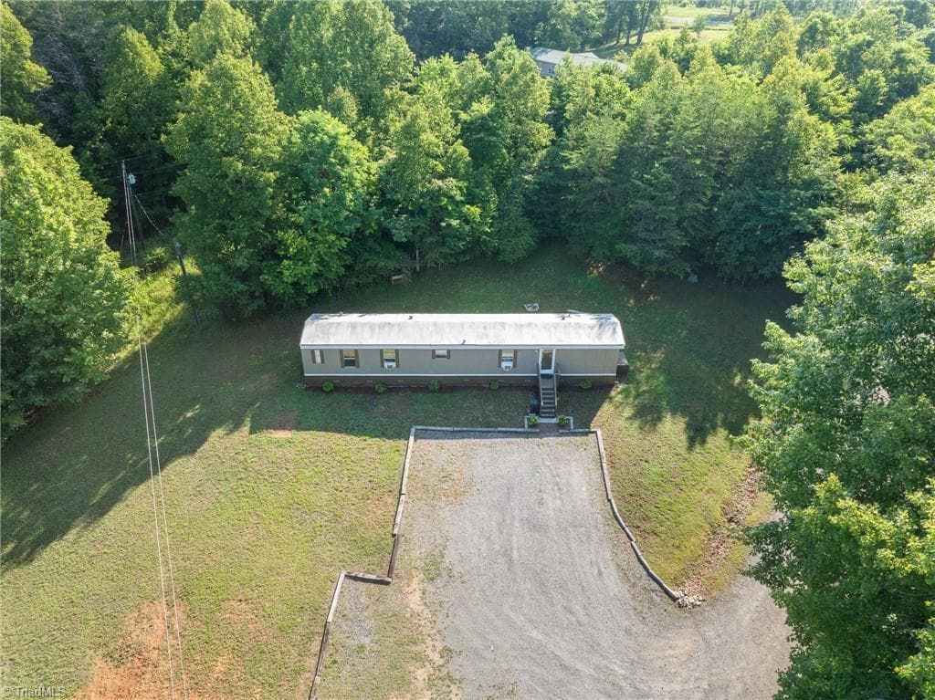 Manufactured Home at 114 Echo Hollar Road, Westfield NC 27053, photo 15 of 17