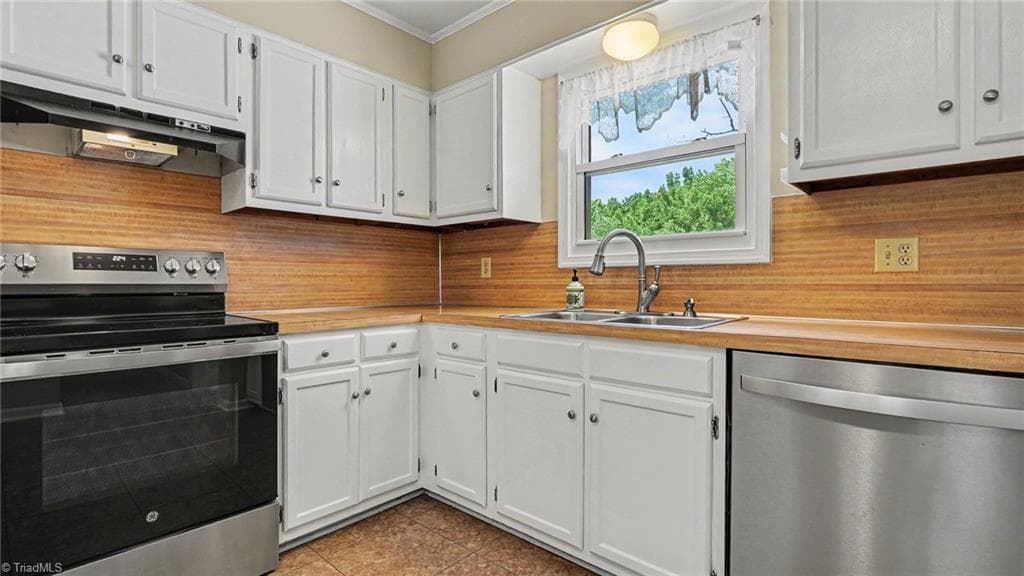 Stick/Site Built at 6594 Riverwood Road, Walkertown NC 27051, Walkertown, photo 9 of 30