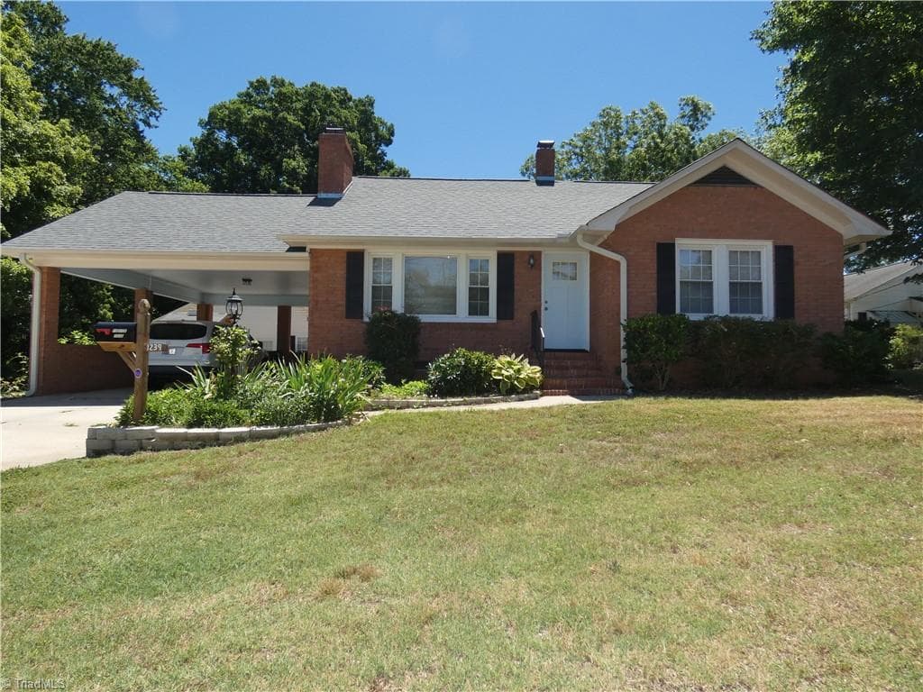 1239 Fairview Drive, Lexington NC 27292